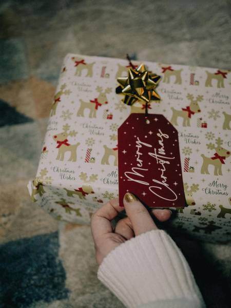 Offrez un cadeau de dernière minute inoubliable : L’épilation définitive à la lumière pulsée à Annecy